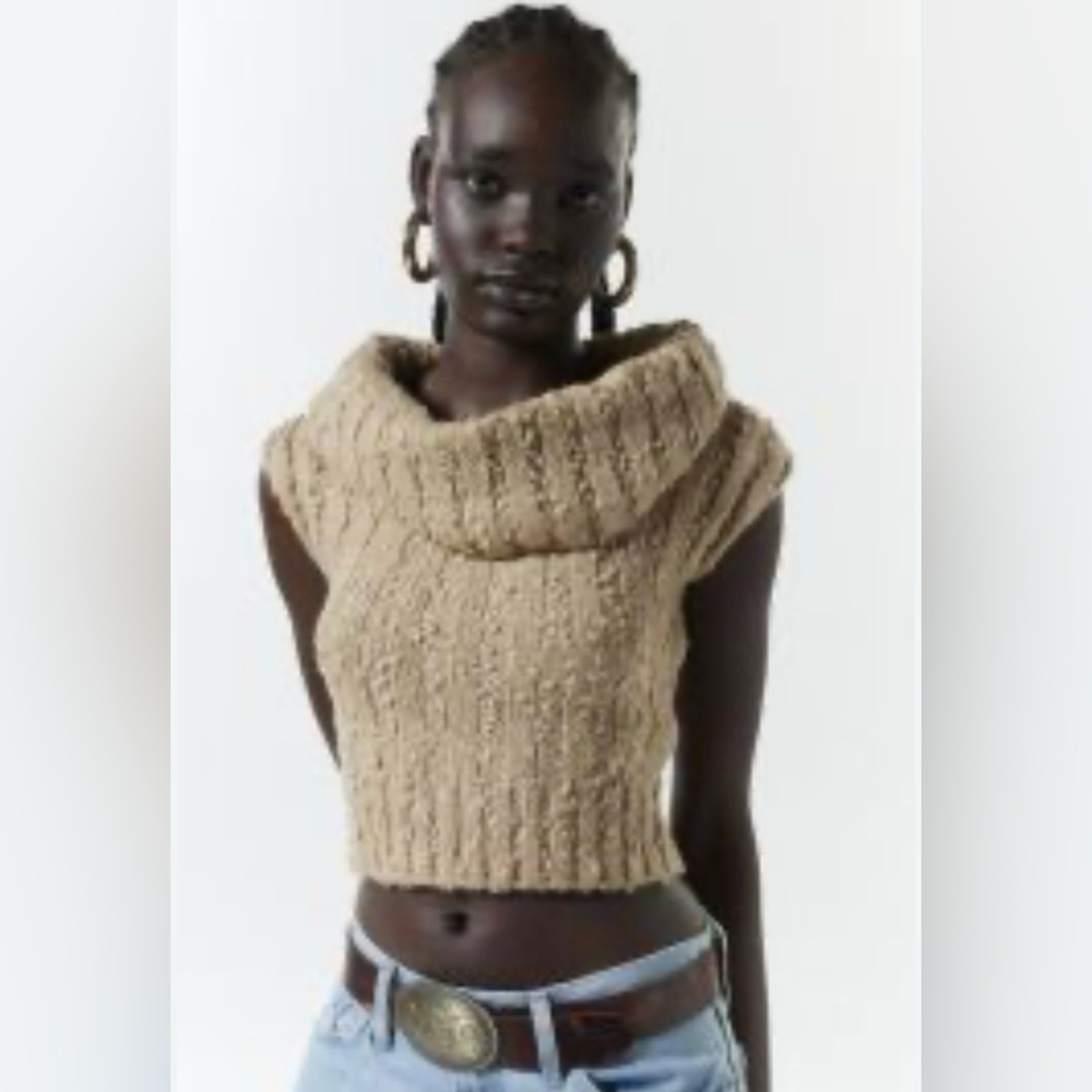 Urban Outfitters Cozy Tan Knit Sweater size small